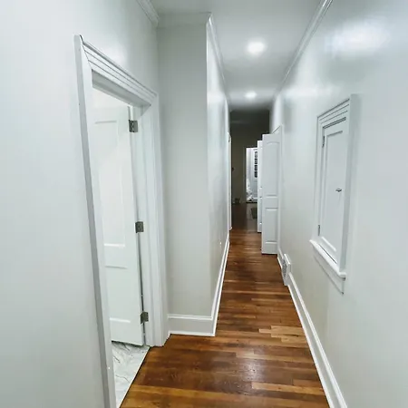 Renovated 1 Bedroom In Forest Hills - A